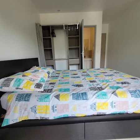 לונז'ימו Residence De La Gare, Chambre Meublee מראה חיצוני תמונה