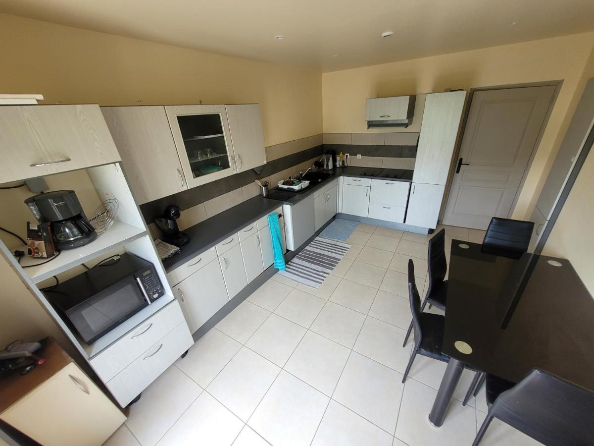 לונז'ימו Residence De La Gare, Chambre Meublee מראה חיצוני תמונה
